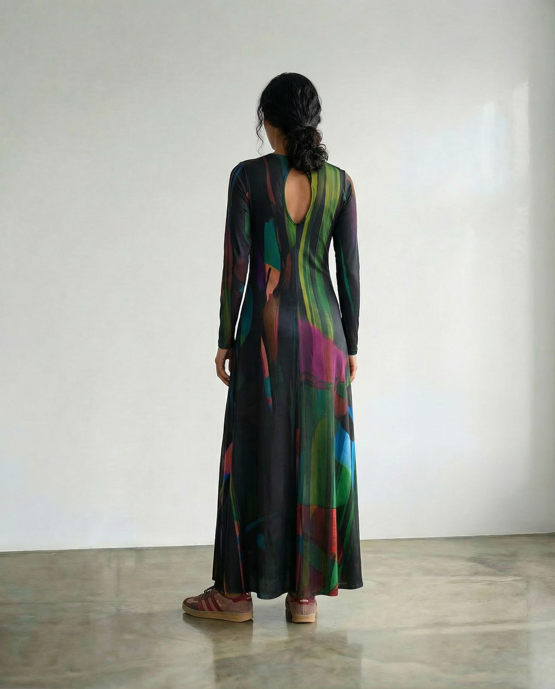 Vestido largo jersey estampado Corteza Ana Basanta diseño de autor uruguayo. espalda 